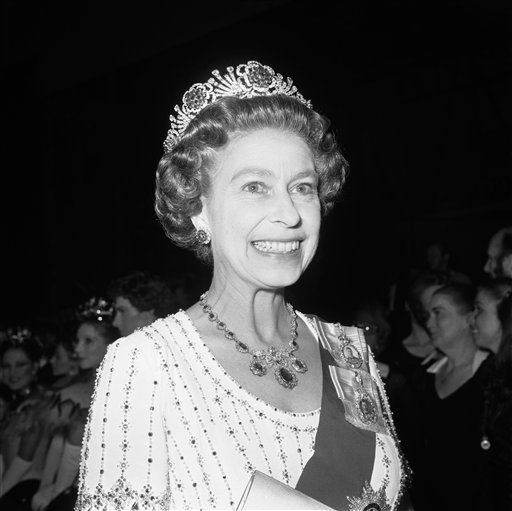 Great Britain London Queen Elizabeth II Silver Jubilee
